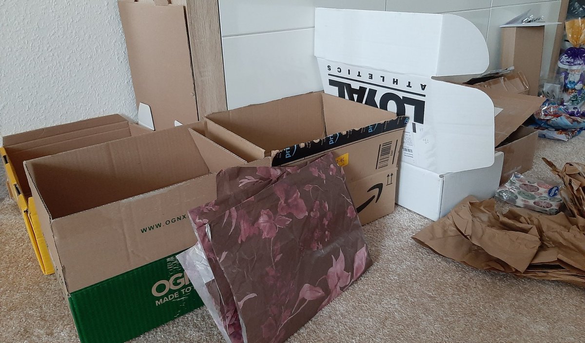 _BabySteps_'s tweet image. Das große Packen beginnt ...