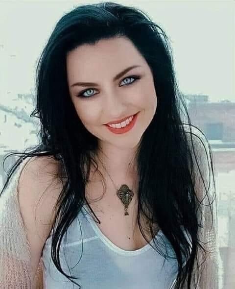 Happy Birthday Amy Lee from Evanescene!!(       ) ||12/13/20  