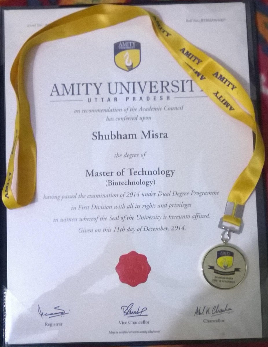 Shubham_Neuro's tweet photo. Time flies by rather quickly!
Throwback to this time, SIX years ago, when I received my Bachelor’s + Master’s degree in Biotechnology & a Gold Medal for being the University topper! 💜🥇
#Convocation2014 #Throwback #AcademicChatter #AcademicTwitter #memories https://t.co/Lnxf9humoa
