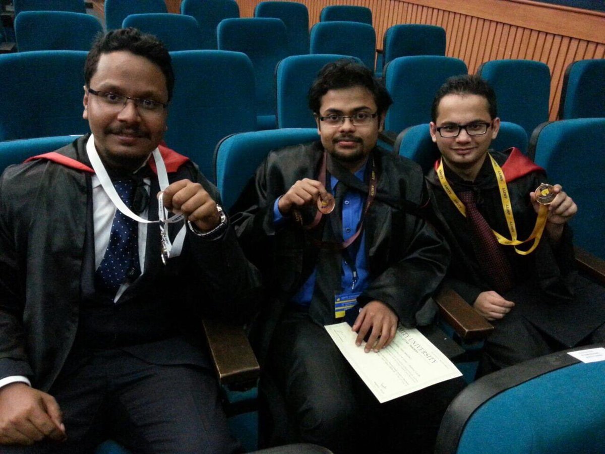 Shubham_Neuro's tweet photo. Time flies by rather quickly!
Throwback to this time, SIX years ago, when I received my Bachelor’s + Master’s degree in Biotechnology & a Gold Medal for being the University topper! 💜🥇
#Convocation2014 #Throwback #AcademicChatter #AcademicTwitter #memories https://t.co/Lnxf9humoa