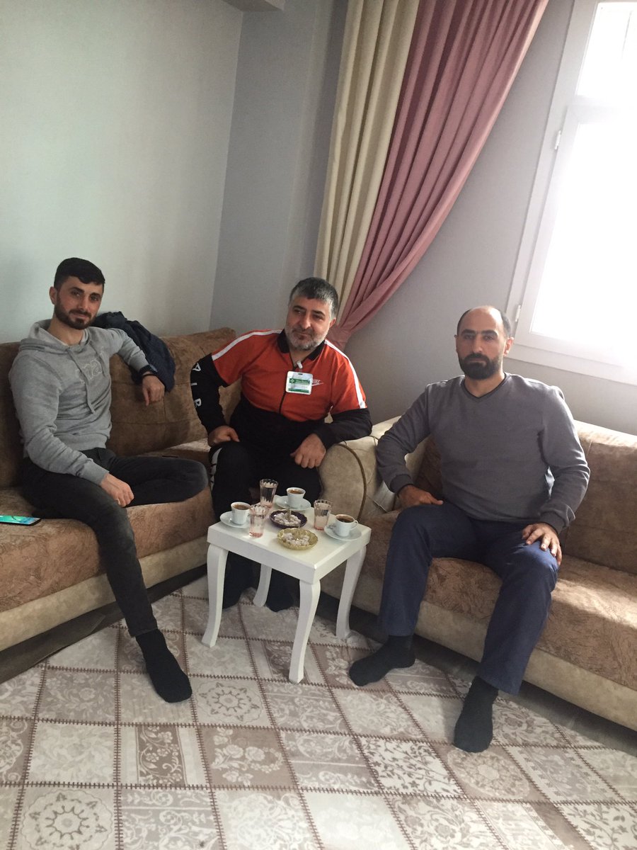 erkus_melik's tweet photo. @cantinazhakan iyi yayınlar abi Erkuş ailesi olarak hoş sohbetinize evde keyifle izliyoruz herkese slmlar https://t.co/jOCZNZf6Q2