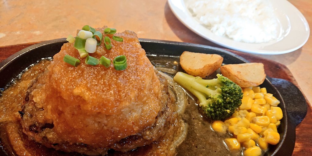 あーちゃん V Twitter フライングガーデンのハンバーグ美味しいですよね 昔 住んでいた家の近くにフライングガーデン が出来ていつもハンバーグの香りがしてたよ 滝の 団地に住んでました 今は フライングガーデン足利店の近くには手島せんべいが有るね 手島優