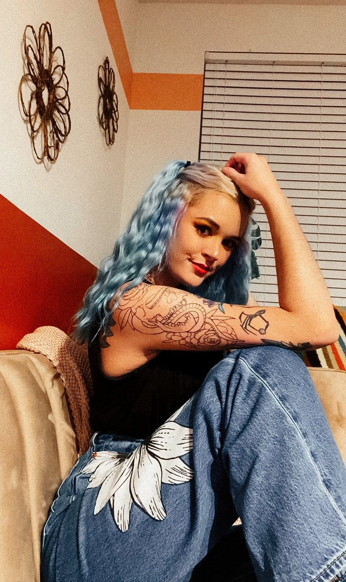 laney (@lunarlaneyy) / Posts / X