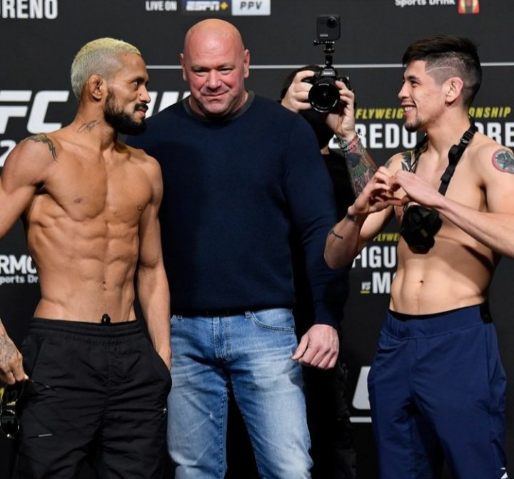 rvenegasq's tweet photo. IIIIIIIIT'S TIME
Pelea estelar
Main event #UFC256
Por el título de peso mosca
FlyWeight champion
C #Figueiredo Vs #Moreno
#UFC
#UFCxESPN
#UFCxFox
#UFC256live https://t.co/3xAfEpsU9y