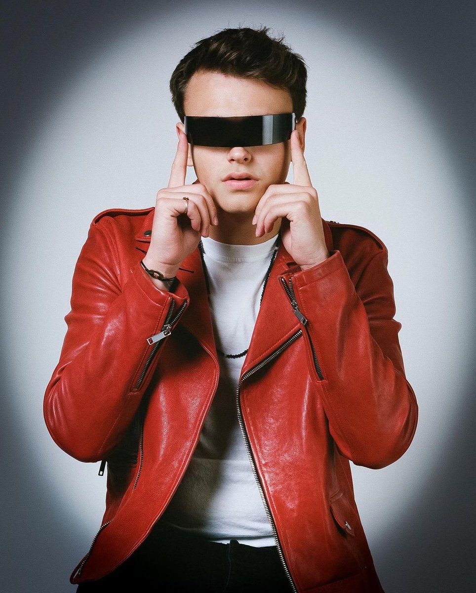 jaydens52's tweet photo. Remember @JonahMarais when he had short hair its kinda like he had long hair this whole time, kinda crazy https://t.co/DEJLCkosr3