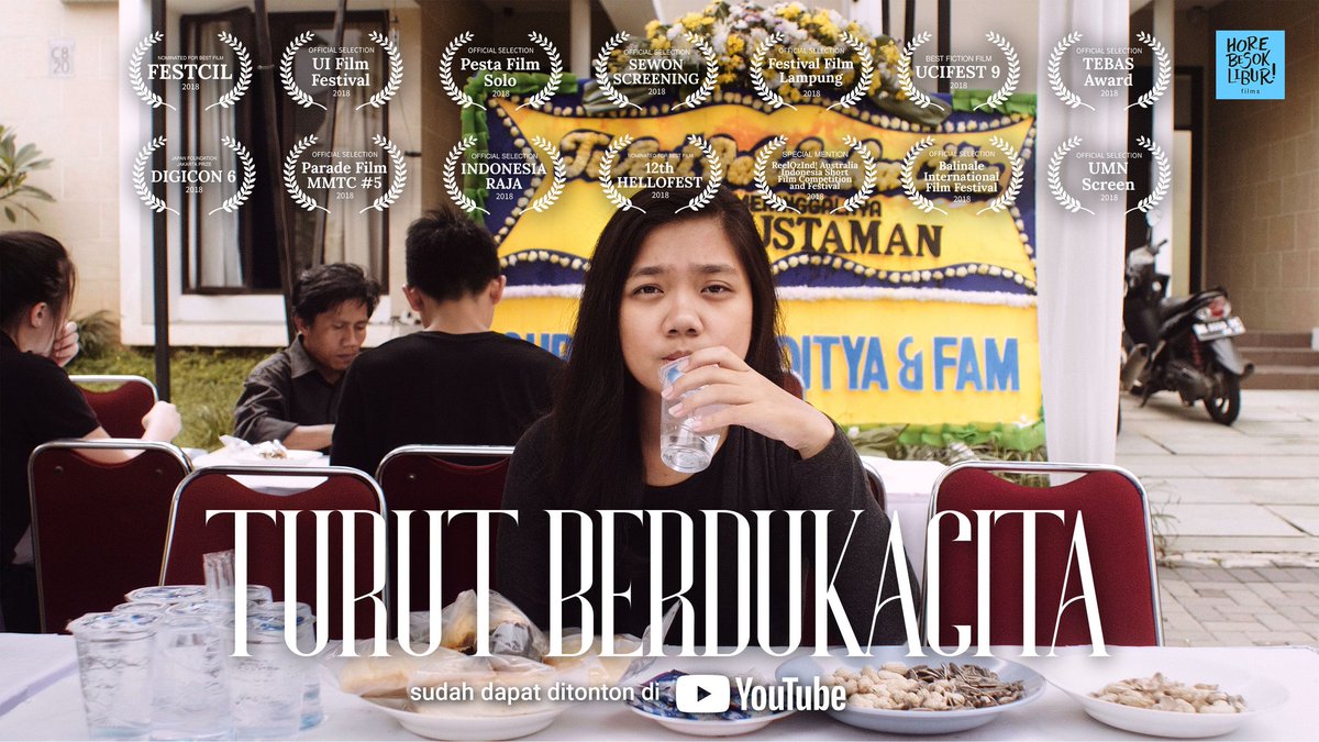 wwwWINNERrrr's tweet photo. Aku barusan rilis ke Youtube salah satu film pendek buatanku dan teman-teman. "Turut Berdukacita".

Tentang seorang anak yang harus berulang-ulang menceritakan kronologi kematian ayahnya kepada para tamu yang melayat.

Bisa nonton di sini: https://t.co/cwFpD70fXl https://t.co/qba26r3IuE