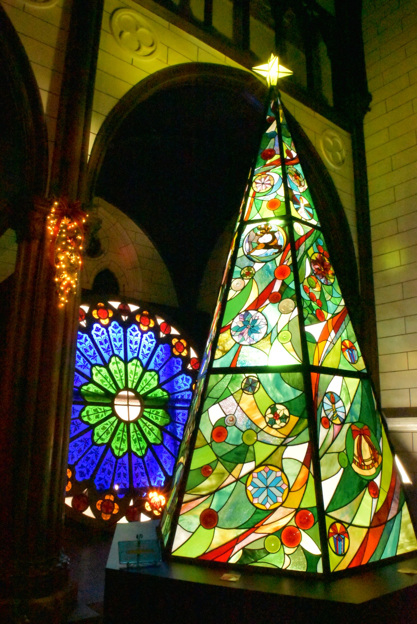 明治村 公式 ฅ W ฅ この冬 明治村では聖ザビエル天主堂にてクリスマスコンサートを開催中 12 19 土 は ハンドべルコンサート ご出演 金城学院高等学校ハンドベルクワイア 様 12 日 は バイオリン オーボエコンサート ご出演 レーヴ