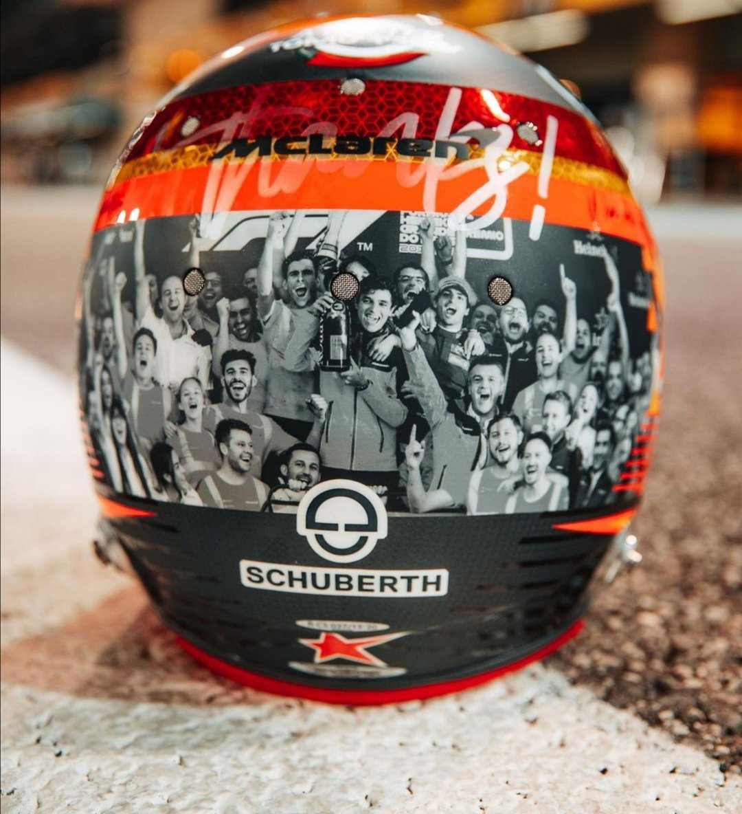 albininin's tweet photo. 5.- El casco de @Carlossainz55
La última carrera de carlos con @McLarenF1, se extrañará mucho la magia que generó con @LandoNorris la dupla más pareja del circuito
2 podios con McLaren 
🥉 en 🇧🇷 2019
🥈 en 🇮🇹 2020
 #smoothoperator https://t.co/pyQvTn4TMo