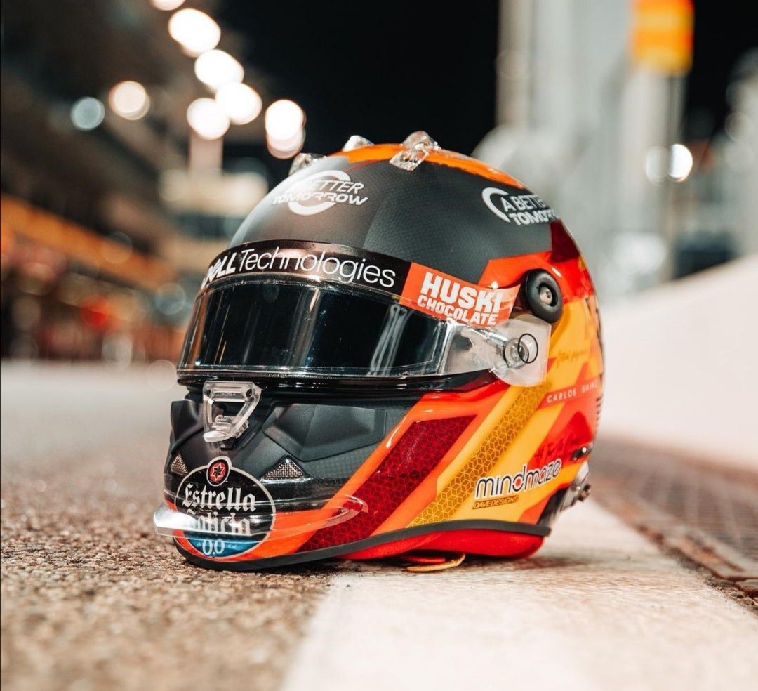 albininin's tweet photo. 5.- El casco de @Carlossainz55
La última carrera de carlos con @McLarenF1, se extrañará mucho la magia que generó con @LandoNorris la dupla más pareja del circuito
2 podios con McLaren 
🥉 en 🇧🇷 2019
🥈 en 🇮🇹 2020
 #smoothoperator https://t.co/pyQvTn4TMo