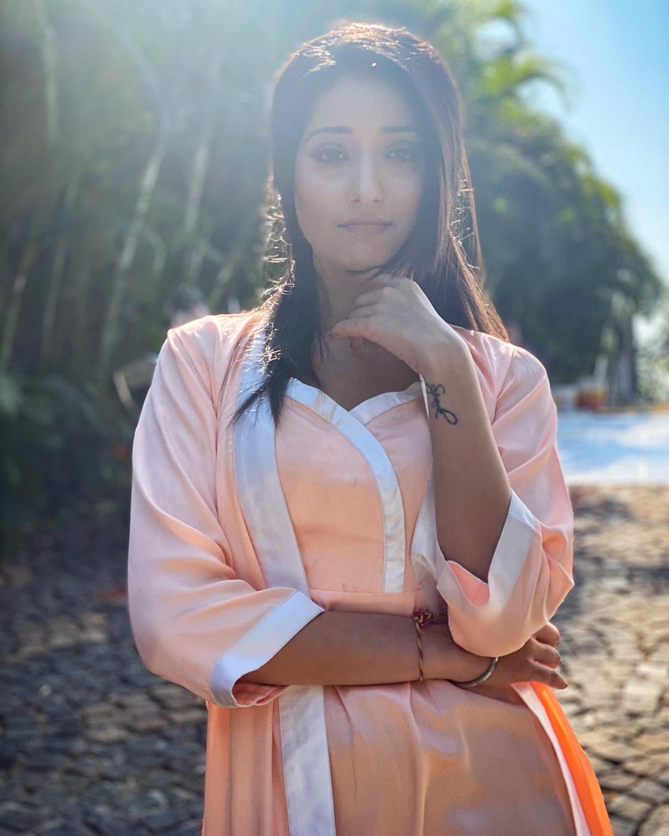 VrushyyMehta's tweet photo. Good morning ☀️
Comment your favourite day of the week?
MUA: @johar_khan786 
#yehrishtakyakehlatahai #yrkkh #sunday #sundayfunday #sunrise https://t.co/GOQ0aTayI6