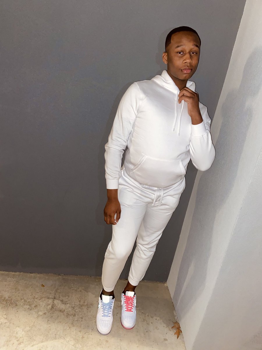___Jacobii's tweet photo. Pop it on em everytime cause I kno they watching 🤩 https://t.co/GjnO83Vc1g