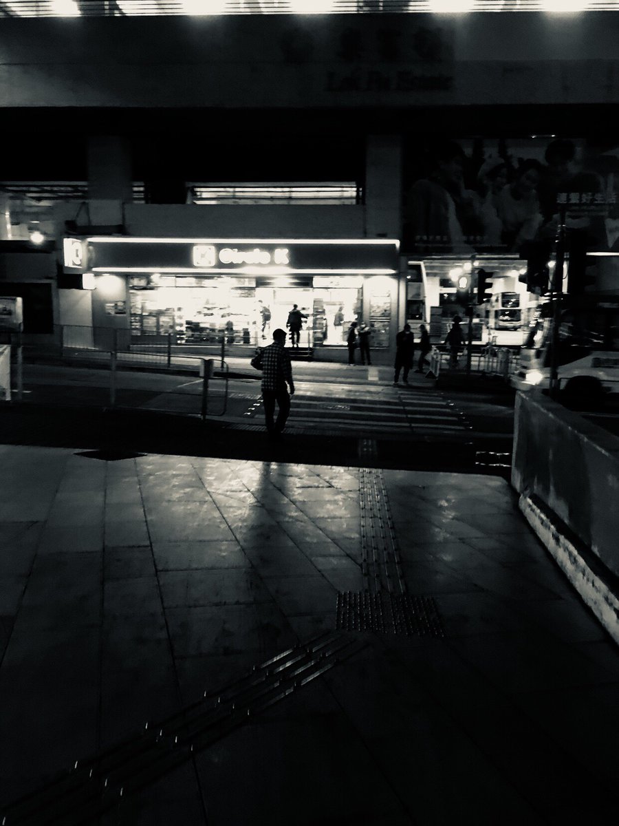 RingchanHk's tweet photo. Masked City series - RingChan
邪榮藝社 RING’s Art & Music
#maskedcity #HongKong https://t.co/kAOPpWPO2w
