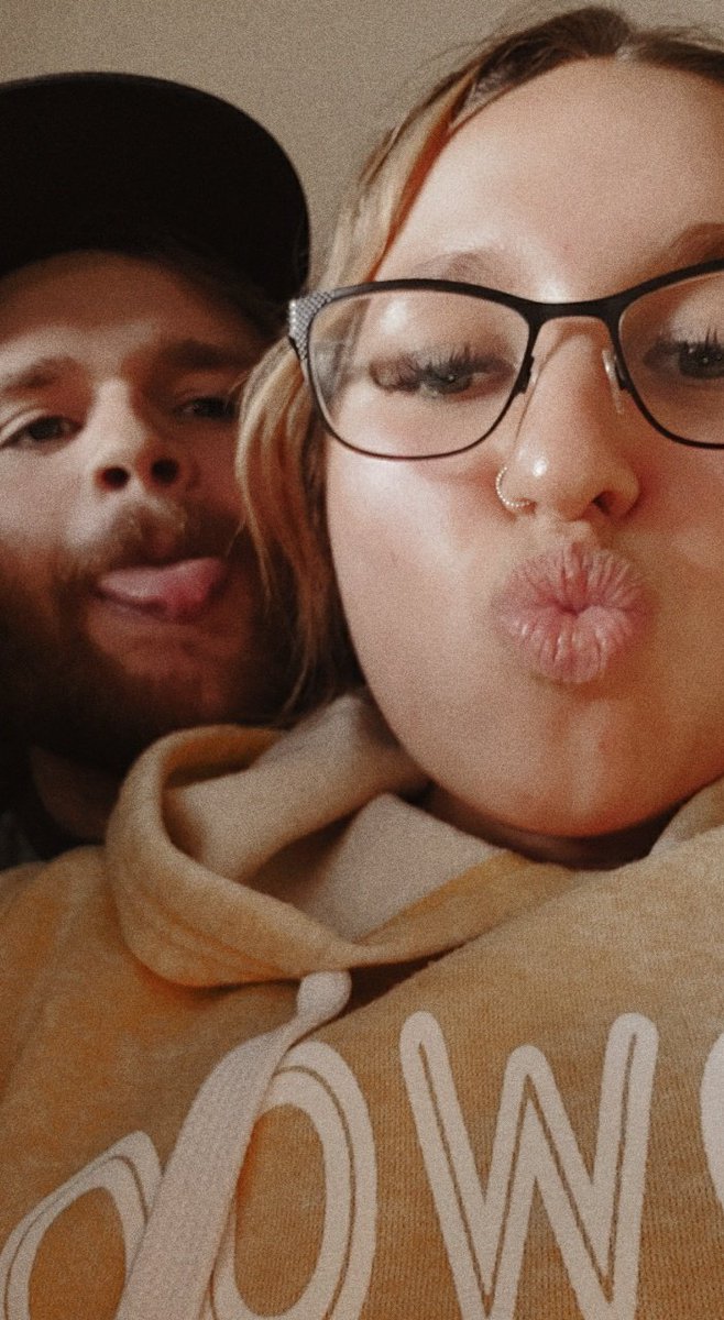 MaklayBulock's tweet photo. In love with my silly best friend❤ https://t.co/4GHIt0dcz0
