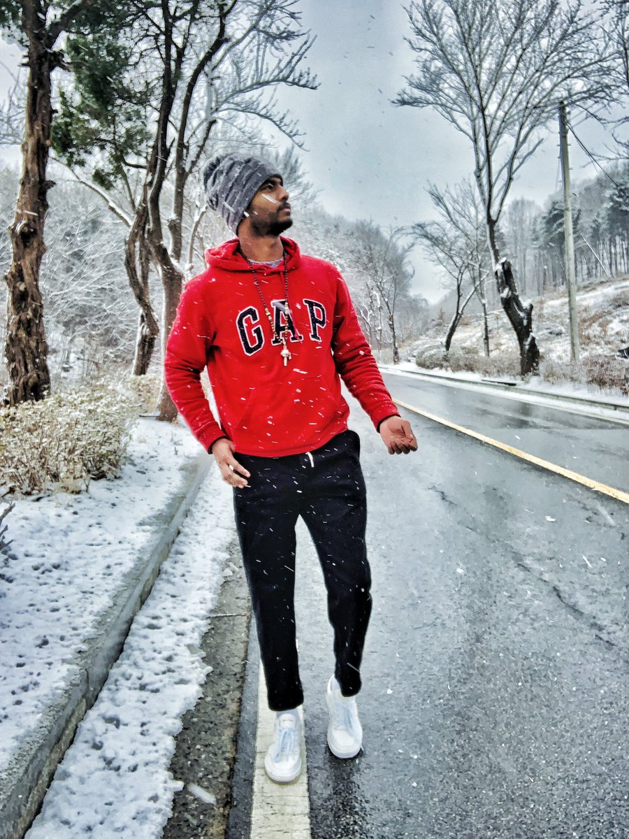 MayuraBrayan's tweet photo. Winter #Moment #Skorea #5thwinter #HomeWay #LoveBird පාළුවට කෙල්ලෙක් හිටියනම් 😌♥️ https://t.co/hlOik45jLl