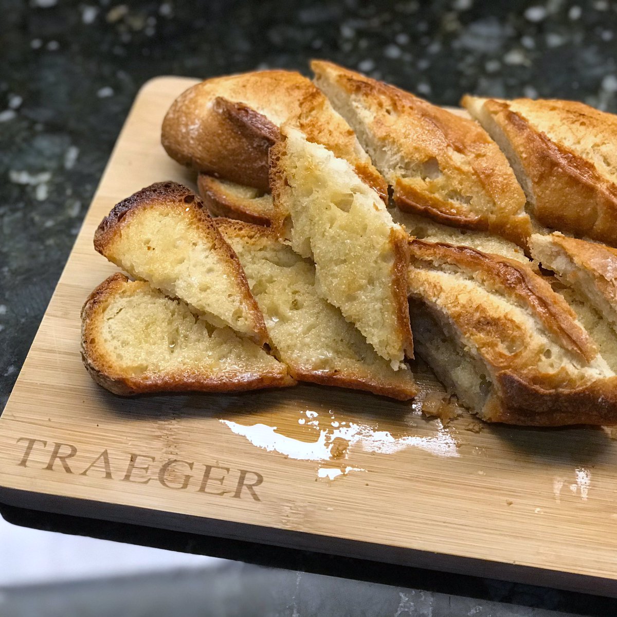 TeamLintner's tweet photo. Tonight was delicious 😋 #triptip #filet #buttergarlicbread #traegergrills 🧈🧄🥖🥩
Might have salad too😉 https://t.co/Hz6txEoJgC
