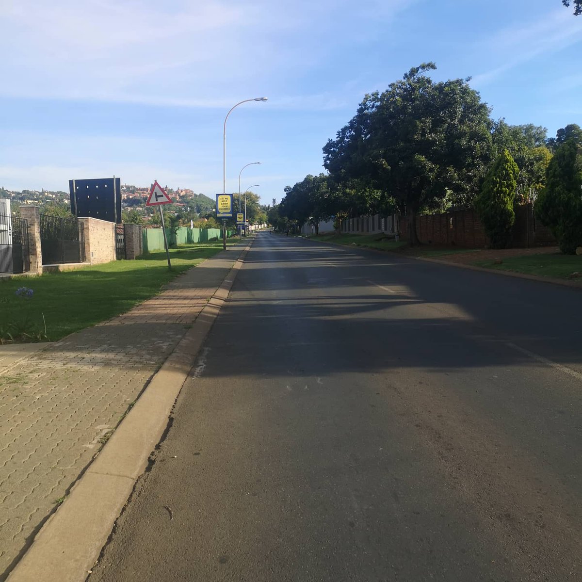 darylimpey's tweet photo. On Saturday I rode a V shape on Strava to celebrate the partnership between Team @Vitality_SA & Strava.Anyone can join the Team Vitality running and cycling communities & Vitality members earn points by linking their Strava to their Discovery App #MapMyV https://t.co/vXUMlUkQit https://t.co/QYMKOQaJ2O