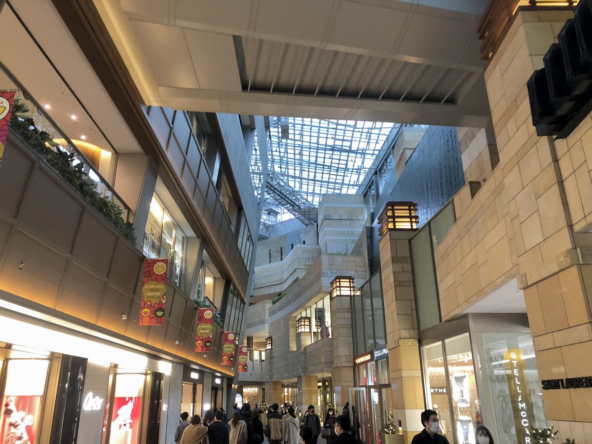 クロさん 幻想的に光り輝く高さ約3mのスノードーム スノーライトグローブ 東京ミッドタウン ミッドタウン Midtown 六本木 港区 光のファンタジー イルミネーション イルミネーション Christmas Christmasseason インスタ映え