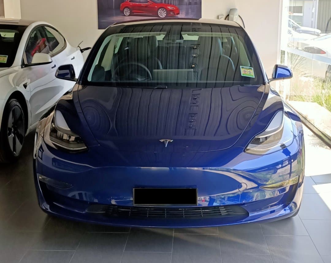 monkyb's tweet photo. @jakobnaumann @WarrickSmythe @BridieEV @Tesla I was told they was looking to get them all out before the new year so still a possibility. Loving the Car, driving is so smooth and fast, I do find that the adaptive cruise control can be a little crazy but love the autopilot. Shit photo but it is the only one I have, more soon. https://t.co/O7Mm8qUwzh