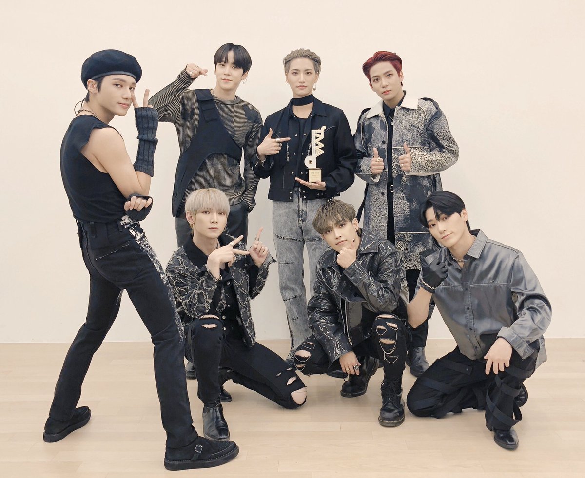 Группа ateez 2021. Группа ateez 2021. Корея группа ateez. Ateez crescent part 2. Ateez блэк.