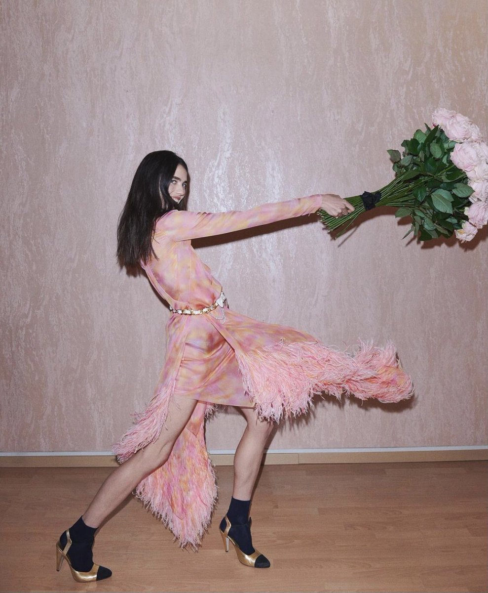 _FashionCouncil's tweet photo. On the 13th Day of Christmas @CHANEL gives us Margaret Qualley 🤍🙌🏻🙏🏻 
📸: @cassblackbird 
@chaossixtynine #chanel #margaretqualley #christmas #MEFW 
#middleeast #middleeastdesigner #middleeastfashion #dubai #mydubai #mefw #fashionweek https://t.co/8yRlRkZr4P