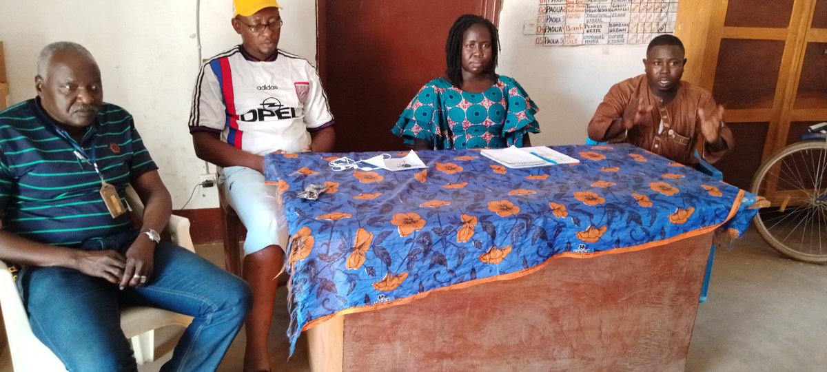 ConseilNationa3's tweet photo. Paoua dans la préfecture de Lim-pendé à la maison des jeunes en réunion stratégique avec le conseil des jeunes pour le déploiement des agents sensibilisateurs pour une élection apaisé avec les jeunes. la Paix est notre affaire. https://t.co/ij4D78SAuy
