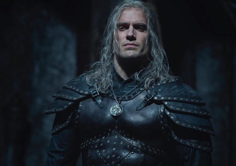 brthewitcher's tweet photo. 🗣️ Segundo o site The Sun, Henry Cavill sofreu uma lesão na perna nas gravações da segunda temporada de The Witcher durante uma cena de luta envolvendo machados.

As filmagens da série da Netflix já seriam paralisadas por conta da segunda onda do Covid-19. #HenryCavill https://t.co/1ssnWyZNNI