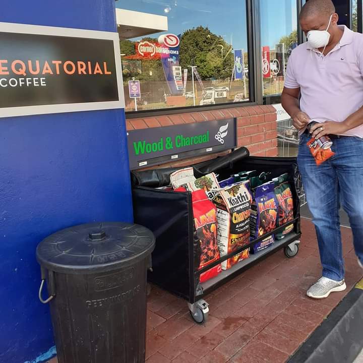 KhathiHoldings's tweet photo. Gaining Brand presence in a Garage is a difficult task, but once you are in, you still have to fight for space on the crowded shelves #KuBird
#Simpintshile
#StayFocused
#TheHustleContinues
#KhathiCharcoal
#TownshipBrands
#BuyLocal
#GrowingWithUs
#KZNDoingBusiness https://t.co/IXBdQp5JcR