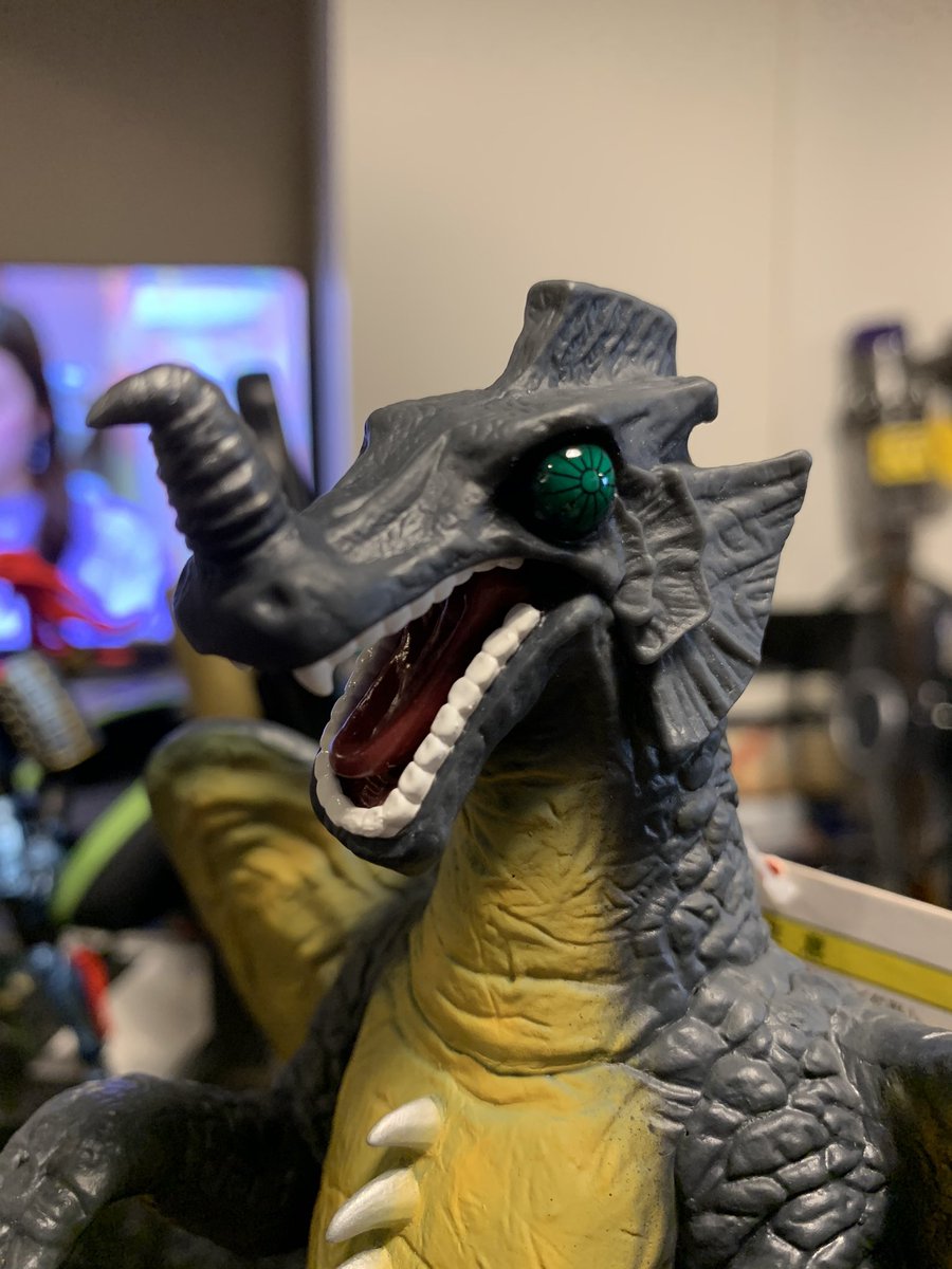 ウルトラ大怪獣シリーズ5000カメレキング。こちらは可動部完全に捨て