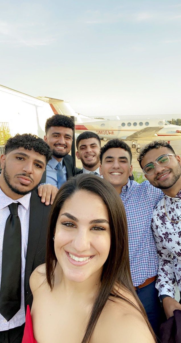 lattesidney18's tweet photo. Happy Birthday to the coolest person in my family. If I could have just an ounce of her clout, Id be pretty big 😓 Have a good 18 bruh dawg 🎁🎉#18 @ElgawlyMariam https://t.co/s6V6wek7gH