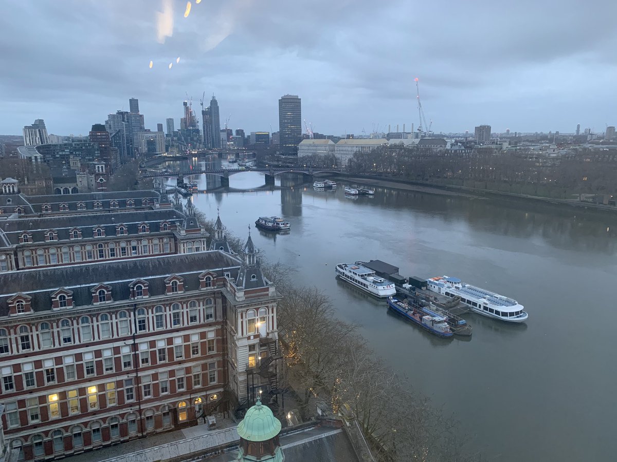 AshSportsPhotos's tweet photo. Home for a few days 🏠
And my view of the Thames 😍
#FixMyBack 🚑💉 https://t.co/PhgTkL7lbH