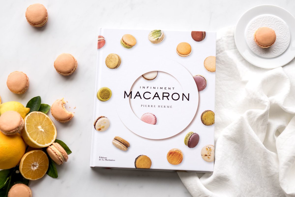 PierreHerme_FR's tweet photo. Avec le livre #Infiniment Macaron, #PierreHermé vous invite à venir découvrir, au travers d’une soixantaine de recettes inédites, ses #macarons dans tout un univers de déclinaisons. Maison d’édition : @ed_LaMartiniere 📷: @empreintesucree https://t.co/c0eLN3ZFur