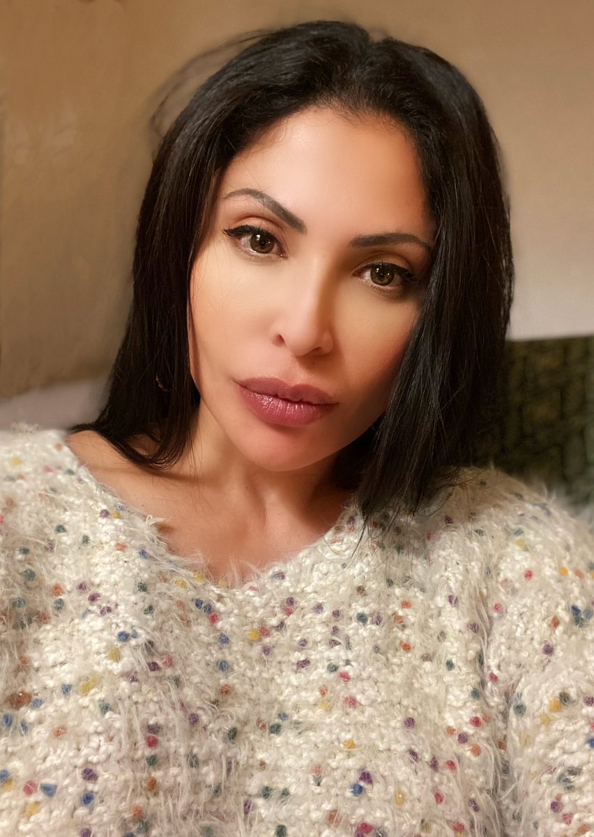 UTheKnockOut's tweet photo. I don’t know about you ... but I find myself these days short on patience. - it’s a hectic time of year! So some alone time can be just the right remedy to regain focus and clarity! #mindfulness #alonetimeisgood #reflection #ursulastolf #12daysuntilchristmas🎄 #peaceofmind https://t.co/rTEpyZOGv1