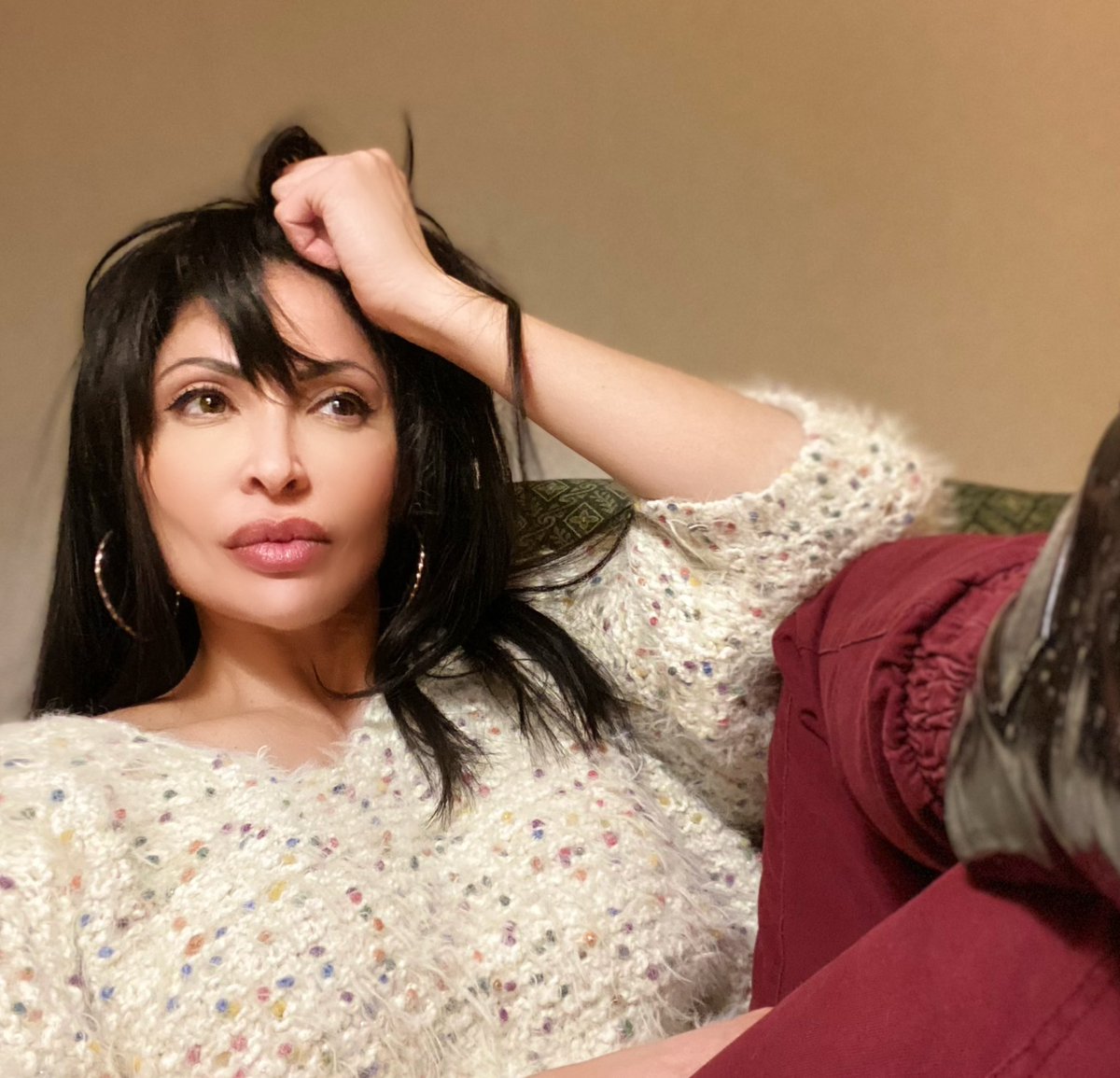 UTheKnockOut's tweet photo. I don’t know about you ... but I find myself these days short on patience. - it’s a hectic time of year! So some alone time can be just the right remedy to regain focus and clarity! #mindfulness #alonetimeisgood #reflection #ursulastolf #12daysuntilchristmas🎄 #peaceofmind https://t.co/rTEpyZOGv1