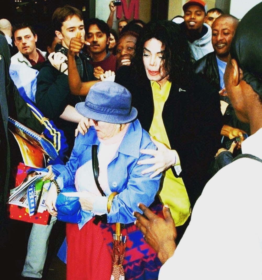 On_Michael.Jackson_side tweet media