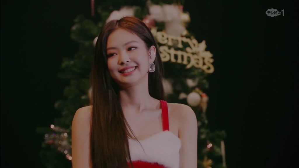 ultaiaharceta's tweet photo. Merry Christmas! Let’s vote for Jenlisa ❤️

#BousnidAwards2020 #JENLISA
#BLACKPINK @BLACKPINK https://t.co/o6SeiDTaeE