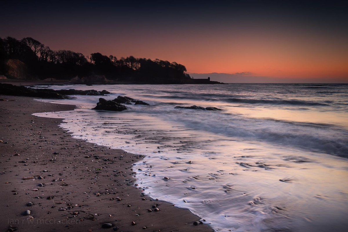 welcometofife's tweet image. Oh how I love a #Fife beach - this gorgeous winter sunrise is at #Pathhead in #Kirkcaldy 😍 

Who else loves a trip to the coast at this time of year?