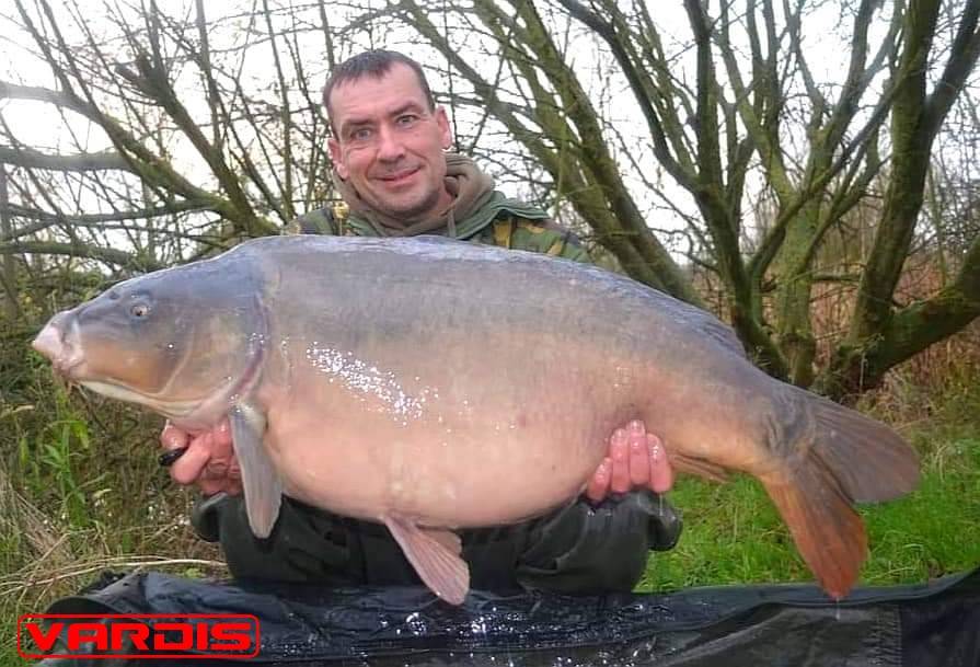 VardisTackle's tweet photo. Team member Martin Wassell has been back on the banks and yet again his results are unquestionable.

Martin landed Fish of 38lb 10oz and 27lb on the nose, the anti snag hooks, brown skinline and the downfall leader line were all encorporated.

#VardisTackle #NoNonsense https://t.co/CjzOELsHsZ
