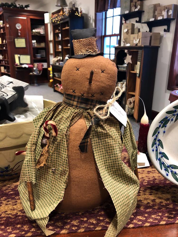 monamiegiftabl1's tweet photo. Snowmen melt our hearts all winter long.  Come get one of these cuties for your collection.

#snowmen #meltourhearts #monamiegiftables https://t.co/7qXWylPLfg