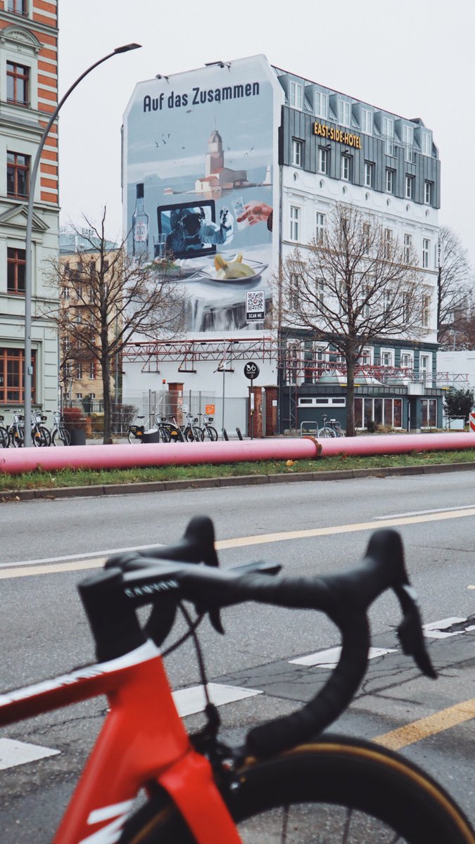 Yeni Rakı, Berlin'e şöyle bir şey kondurmuş. Durduk yere canım çekti şimdi! 🥺