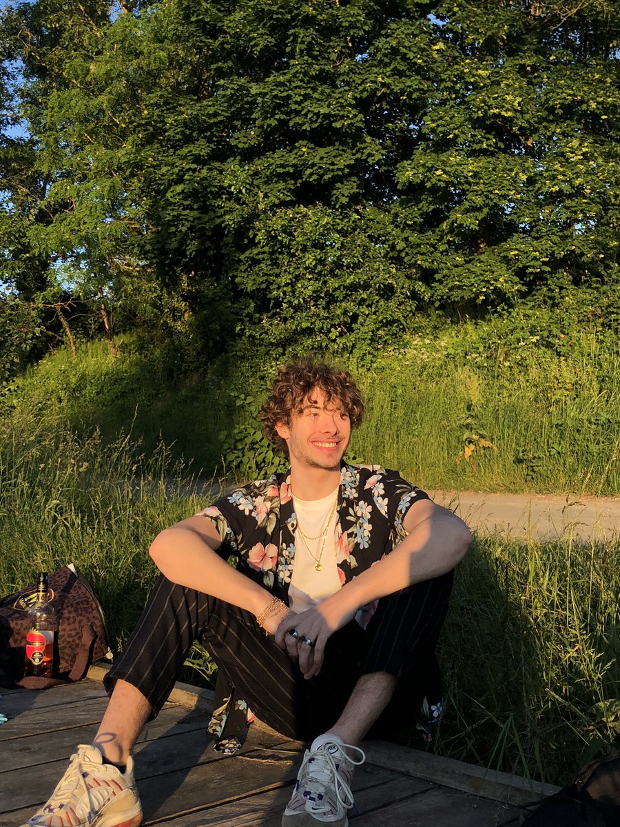 polow_'s tweet photo. Un peu de couleurs 🌞 #top4of2020 https://t.co/cpkC2ROj1v