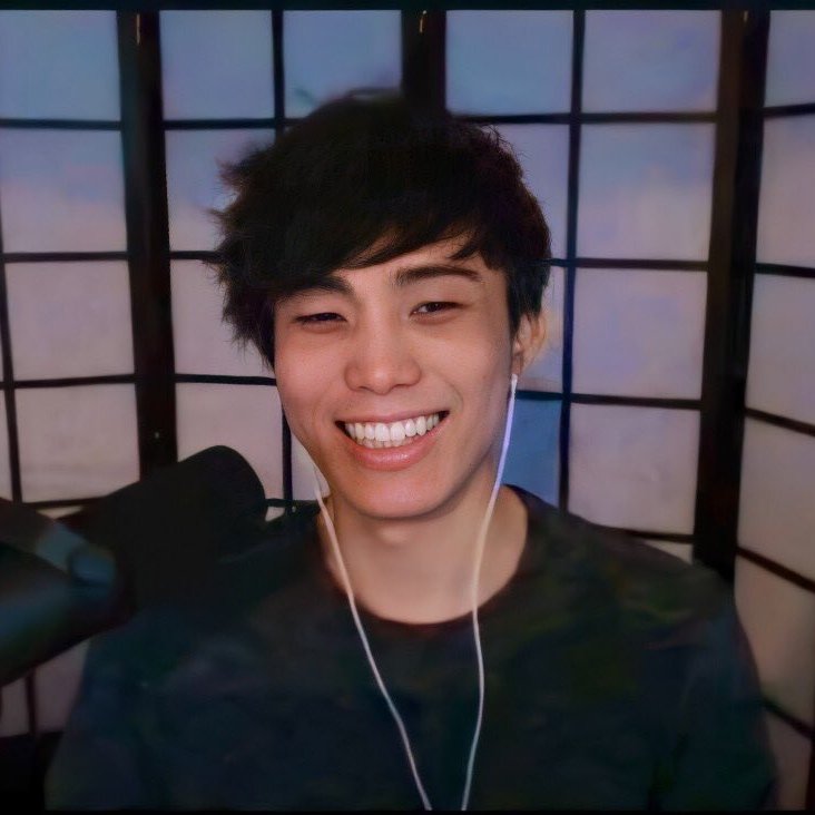 A thread of Sykkuno but his smile gets bigger as you keep scrolling  #SYKKUNO2MILLION