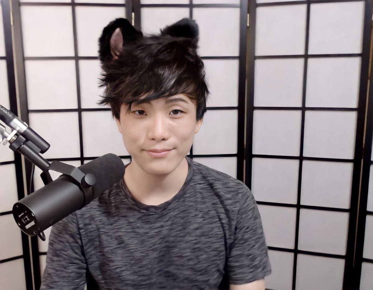 A thread of Sykkuno but his smile gets bigger as you keep scrolling  #SYKKUNO2MILLION