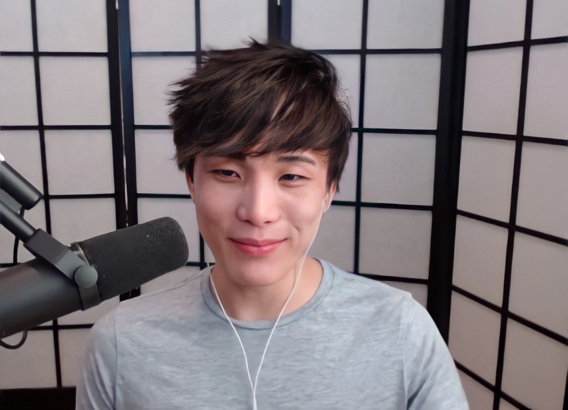 A thread of Sykkuno but his smile gets bigger as you keep scrolling  #SYKKUNO2MILLION