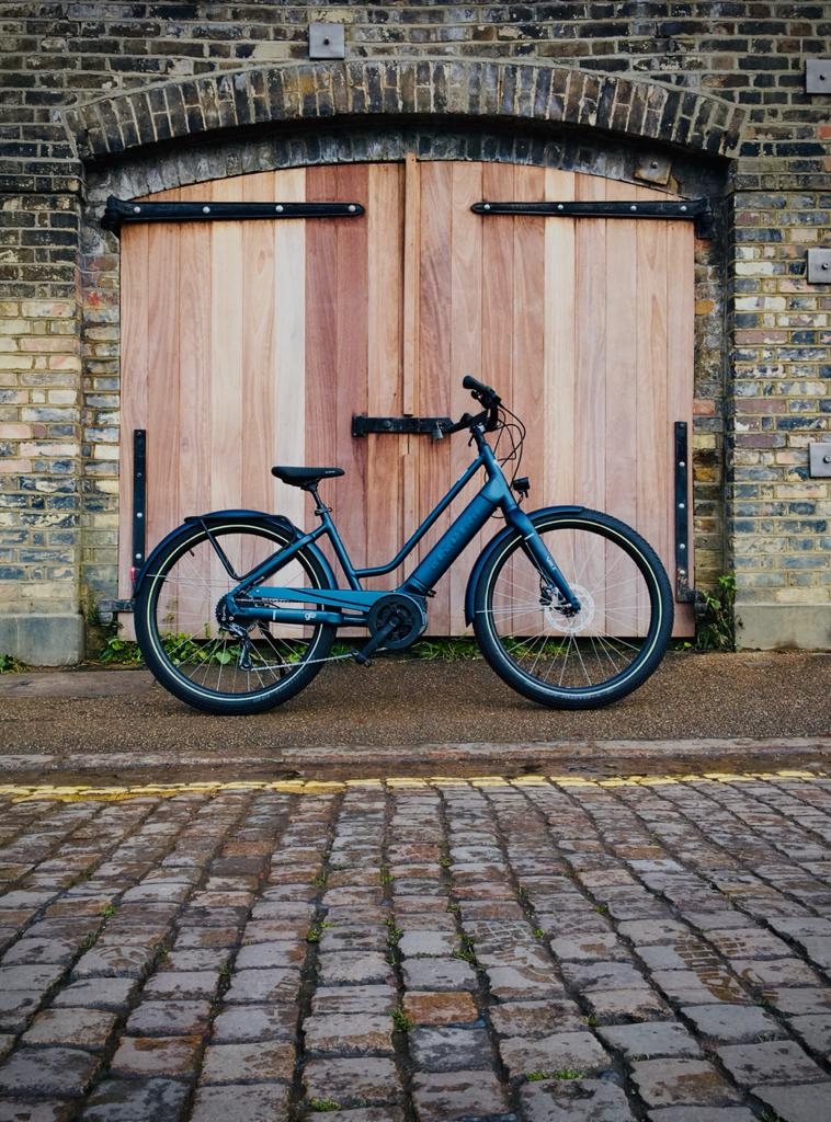richmondcycles's tweet photo. Trek Electra Vale now in stock at our Richmond Store. Perfect blend of versatility and style, the bike comes equipped with mudguards and lights, ready for your next e-adventure.
#ebike #trekelectra #ecommute #bike https://t.co/4sgEhOKVfR