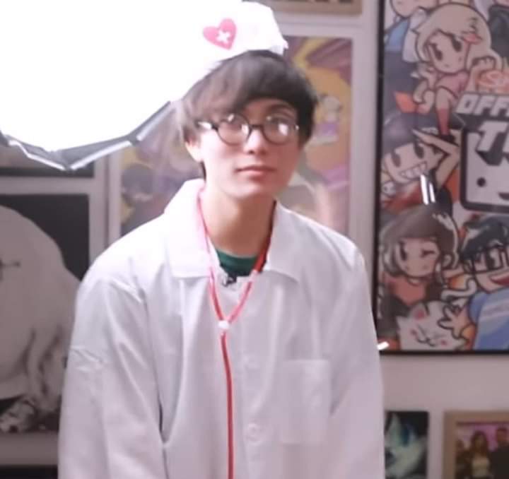 A thread of Sykkuno but his smile gets bigger as you keep scrolling  #SYKKUNO2MILLION