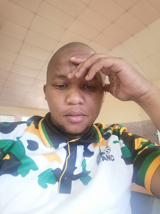 SABreakingNews's tweet photo. Uitenhage ANC councillor arrested for attempted murder: Nelson Mandela Bay ANC councillor Lunga Nombexeza has been arrested for attempted murder. https://t.co/f9PWmD6sbZ https://t.co/gmWrKEw8oH