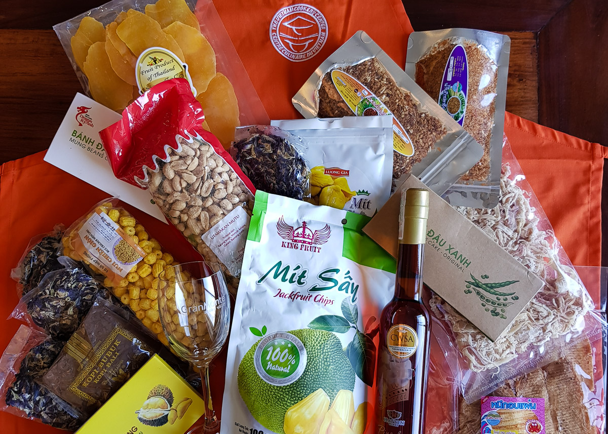 Best travel souvenirs from around the world. gettingontravel.com/how-travel-sou… #travelsouvenirs #gettingontotravel