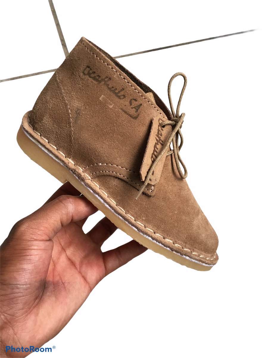 Iscathulo_SA's tweet image. Hi everyone! 😊 I make these beautiful Unisex shoes. 
A simple retweet/like can get me my next customer 🙏🏾 

 🏷Price: (R650)pp
(R1000 two pairs)Special  *ends 31 December 2020
📱WhatsApp me on 0764911138 to place an order or DM for enquires #SupportLocalBusinesses #DJSBU #level5