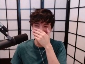 because we know he's the happiest when he covers his mouth <33