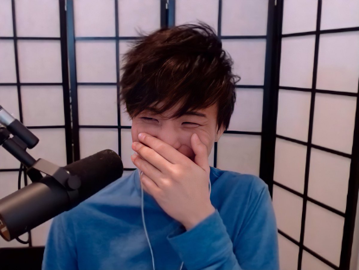 because we know he's the happiest when he covers his mouth <33